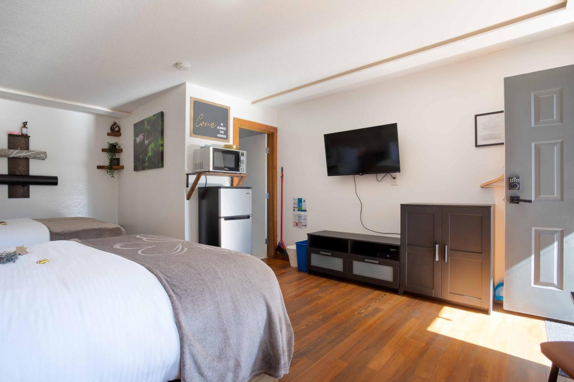 The Valley View Cabins And Event Center Creston Ngoại thất bức ảnh