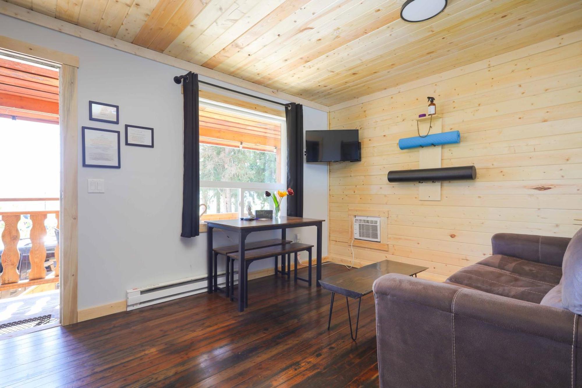 The Valley View Cabins And Event Center Creston Ngoại thất bức ảnh