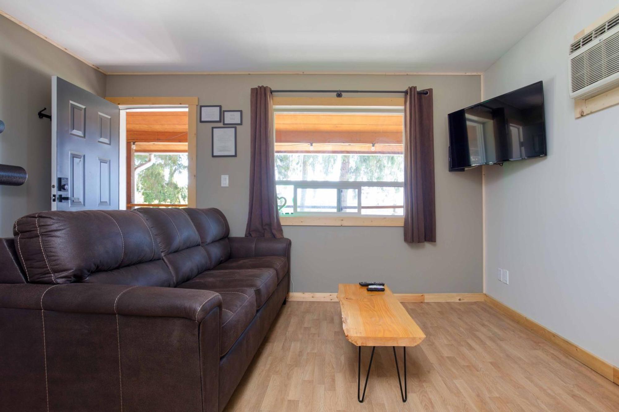 The Valley View Cabins And Event Center Creston Ngoại thất bức ảnh