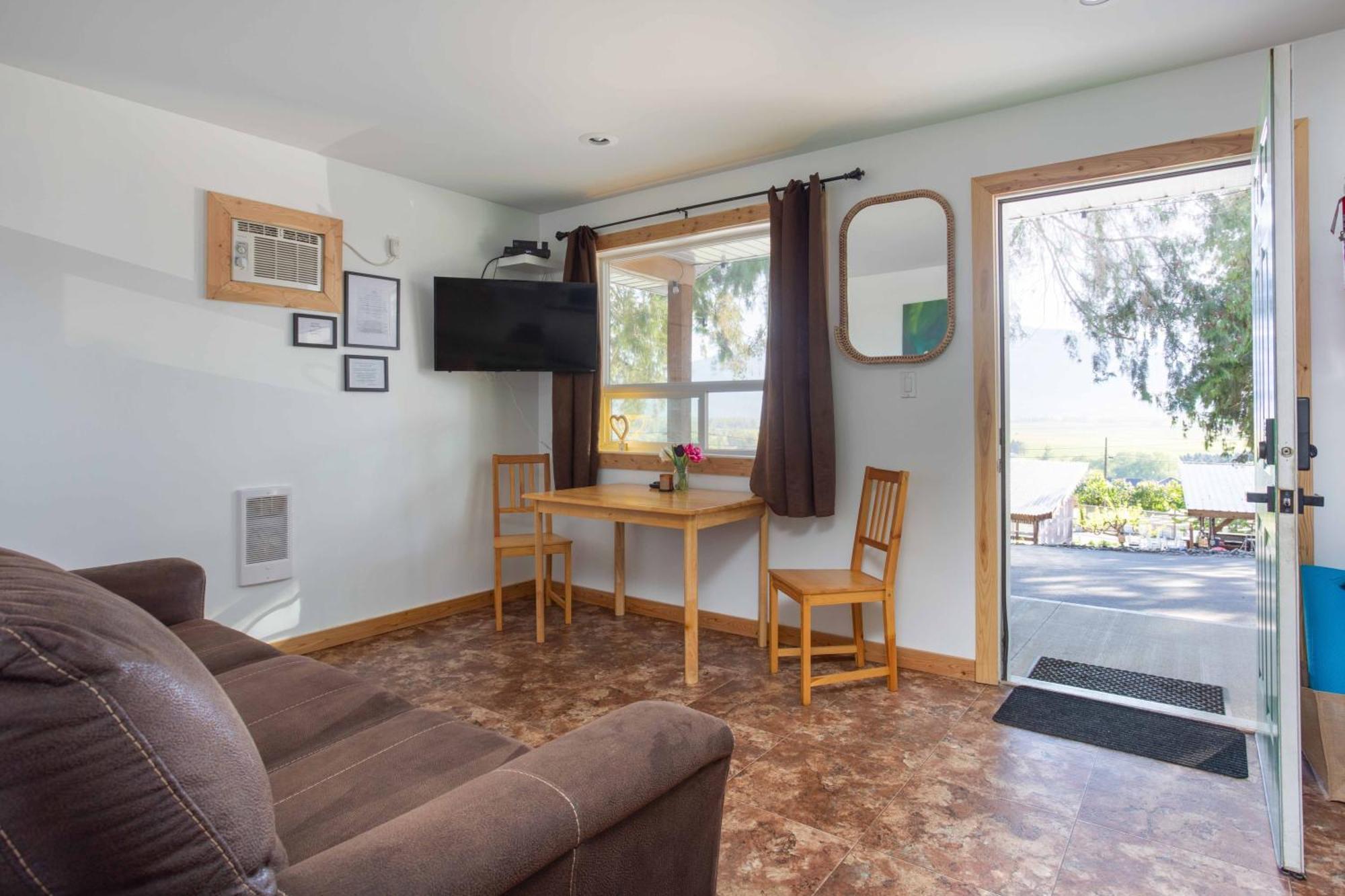 The Valley View Cabins And Event Center Creston Ngoại thất bức ảnh