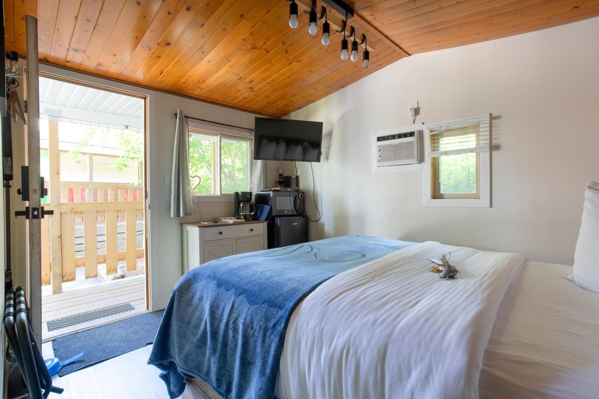 The Valley View Cabins And Event Center Creston Ngoại thất bức ảnh