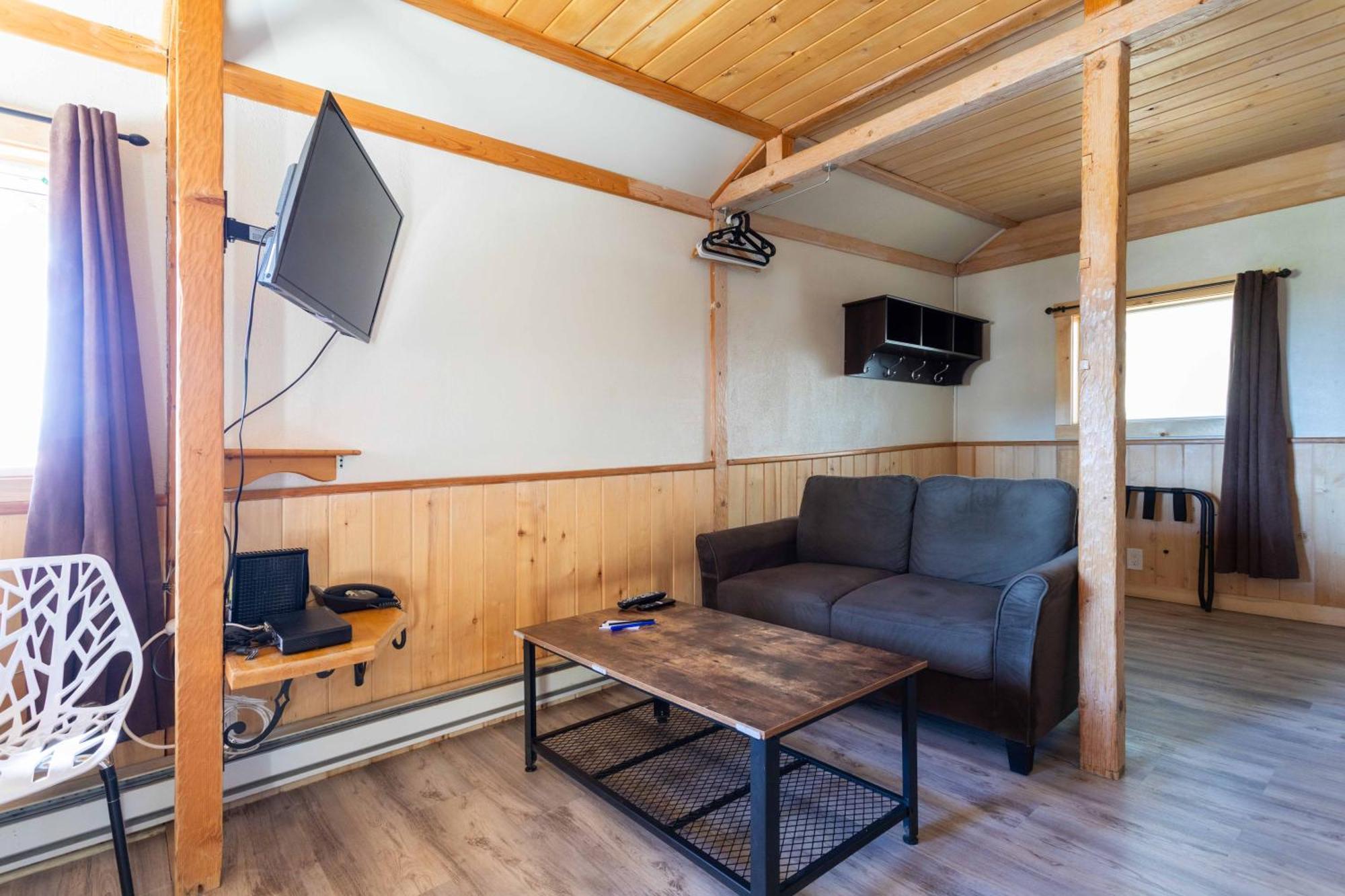 The Valley View Cabins And Event Center Creston Ngoại thất bức ảnh